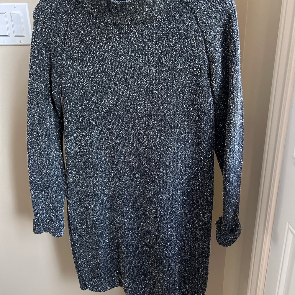 Ladies sweater. - Picture 2 of 5